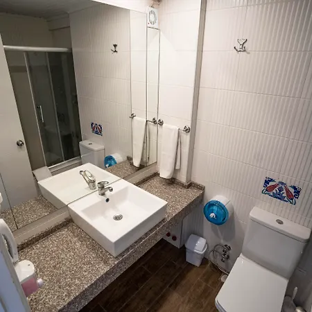 Ayapam Hotel